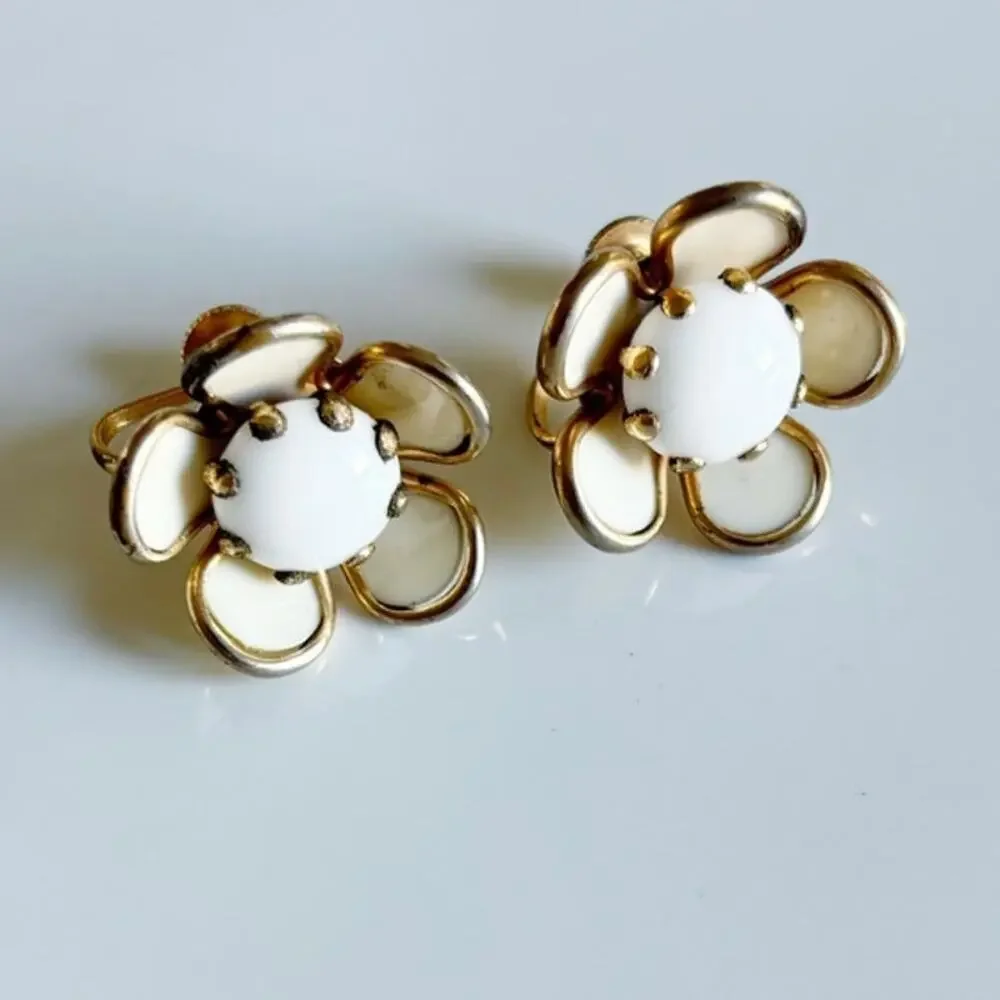 Vintage 1940s Milk Glass Floral Screw-Back Earrings Gold Tone